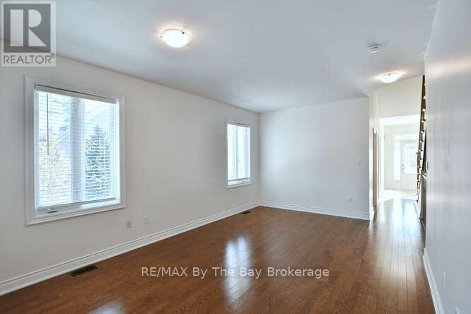 11 Savannah Crescent, Wasaga Beach, Ontario  L9Z 0E7 - Photo 21 - S12756656