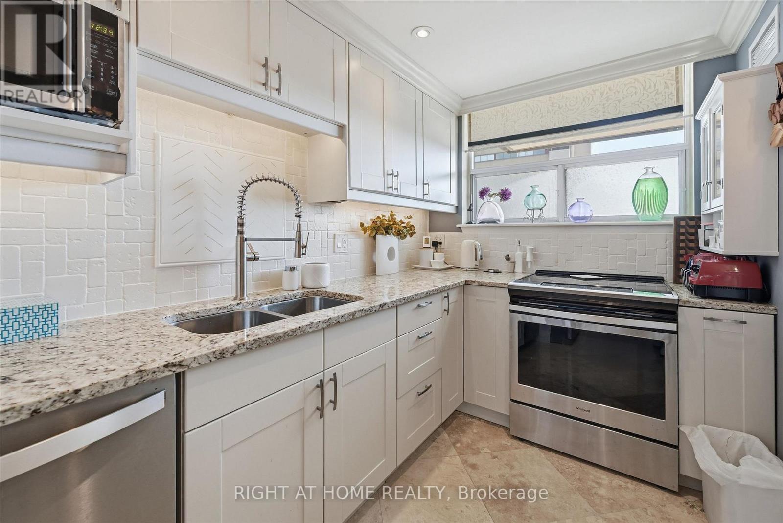 703 - 1425 Ghent Avenue, Burlington, Ontario  L7S 1X5 - Photo 18 - W12973884