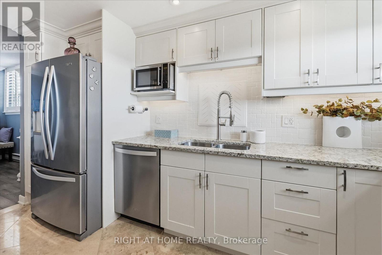 703 - 1425 Ghent Avenue, Burlington, Ontario  L7S 1X5 - Photo 19 - W12973884