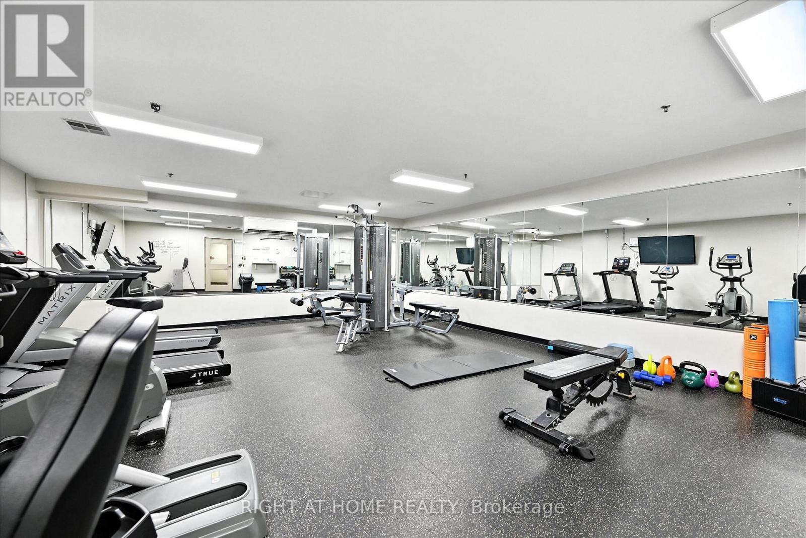 703 - 1425 Ghent Avenue, Burlington, Ontario  L7S 1X5 - Photo 43 - W12973884