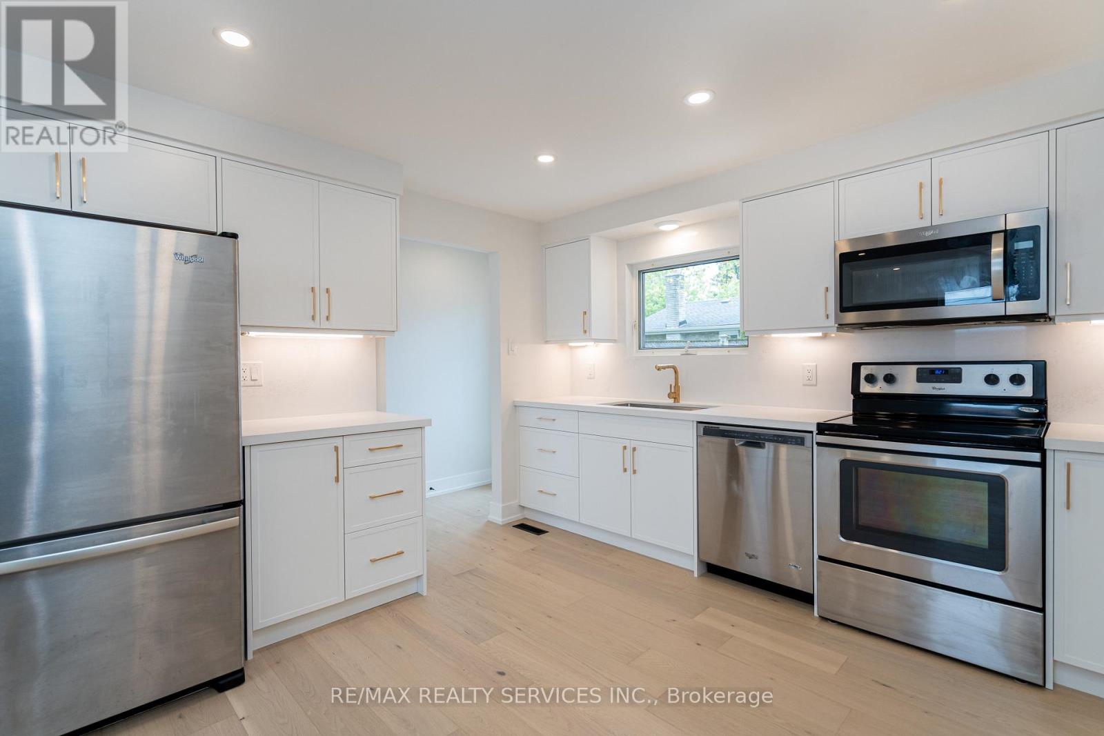 2296 Devon Road, Oakville, Ontario  L6J 5R4 - Photo 14 - W12973900