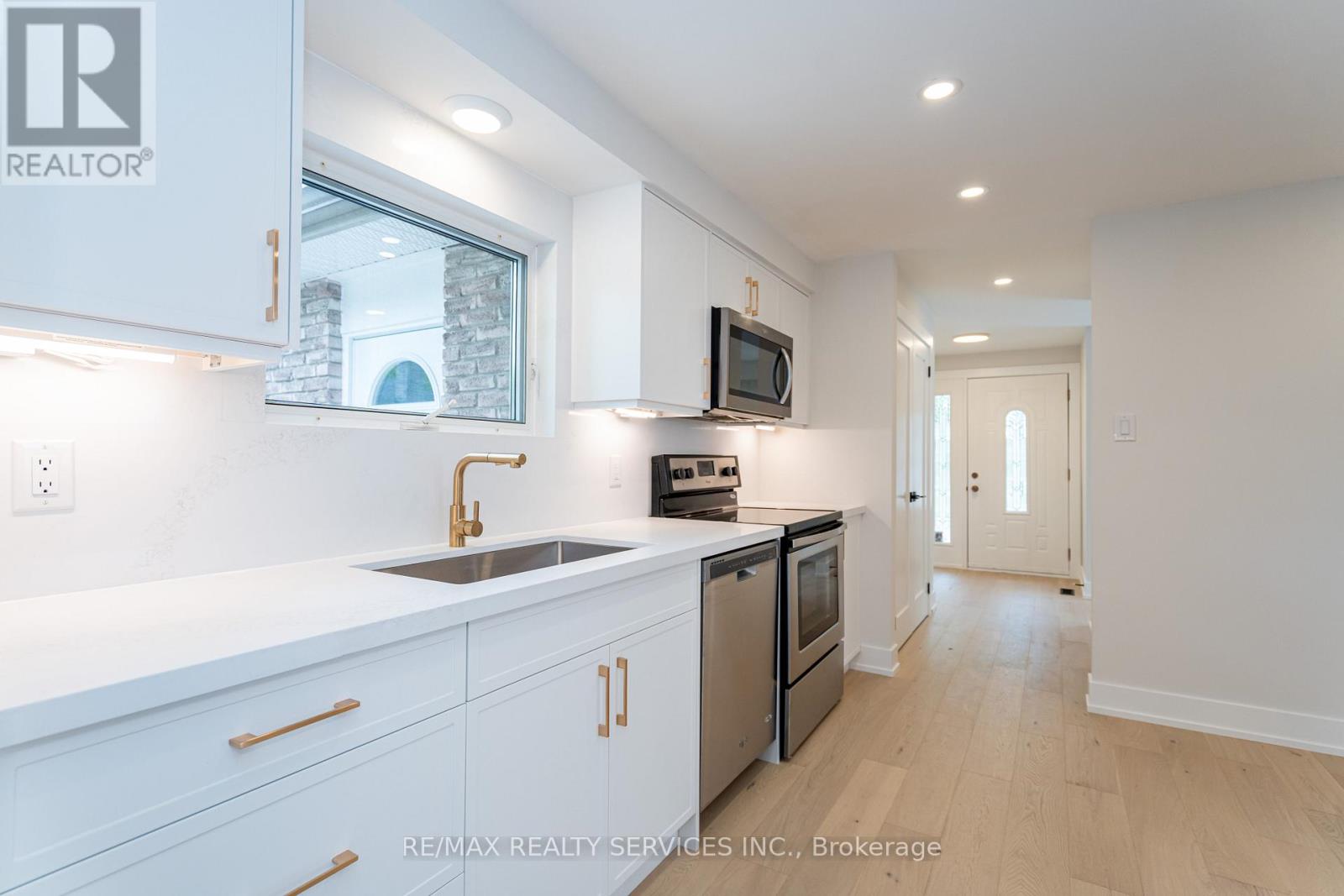 2296 Devon Road, Oakville, Ontario  L6J 5R4 - Photo 15 - W12973900