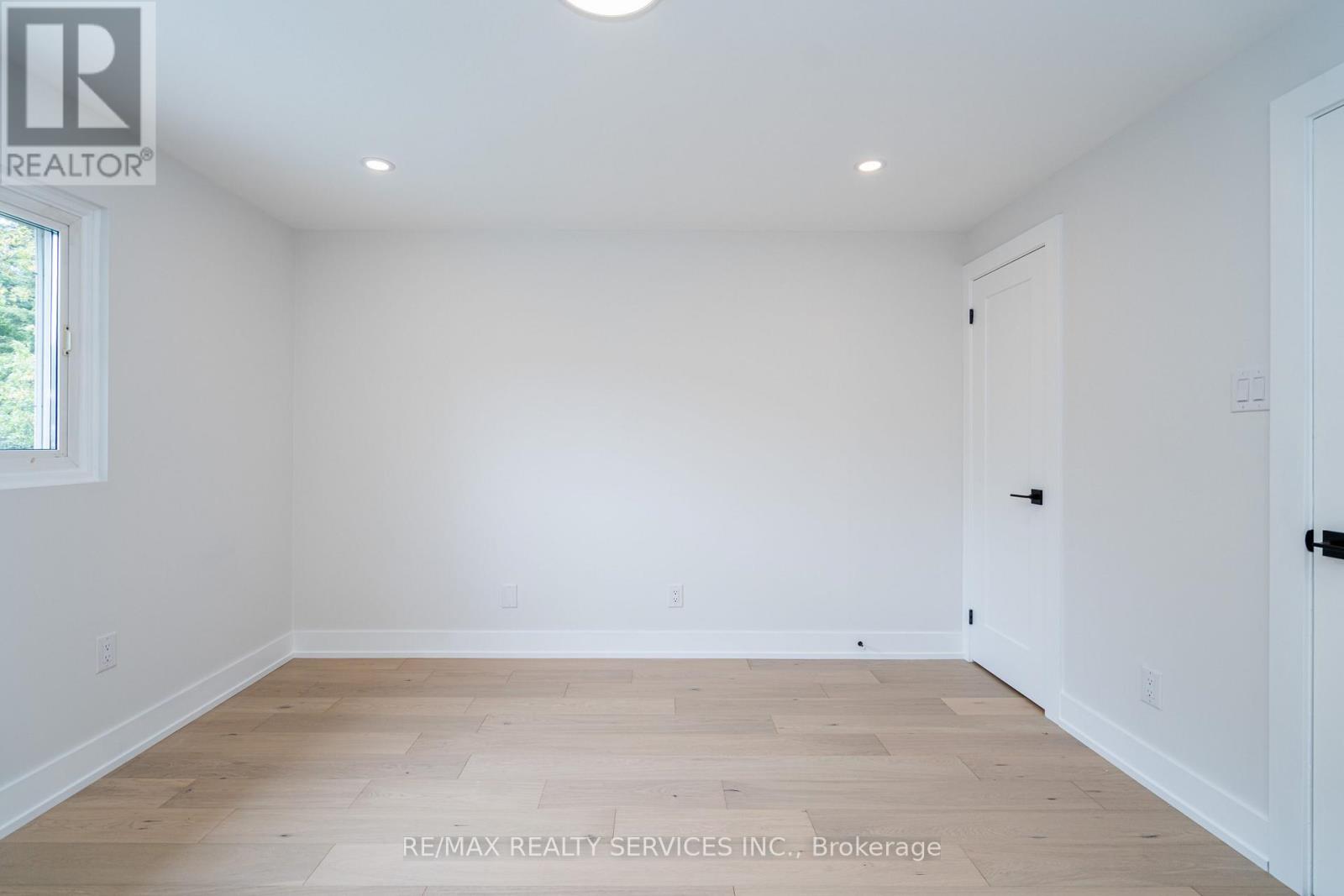 2296 Devon Road, Oakville, Ontario  L6J 5R4 - Photo 21 - W12973900