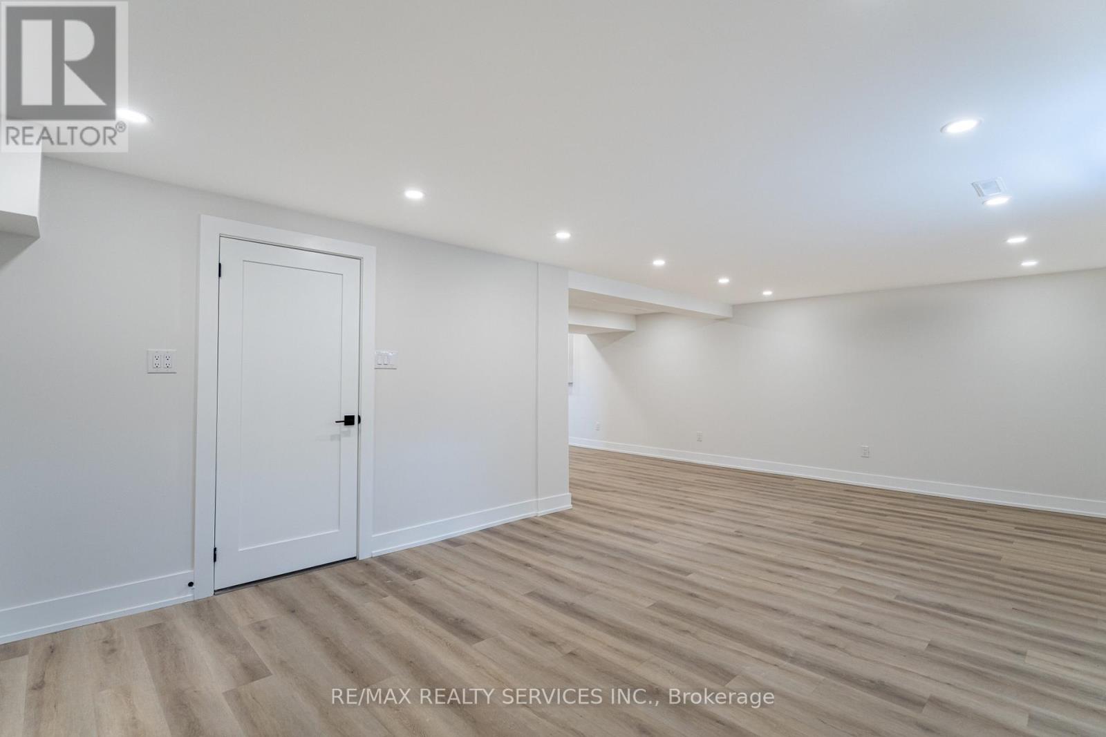 2296 Devon Road, Oakville, Ontario  L6J 5R4 - Photo 34 - W12973900