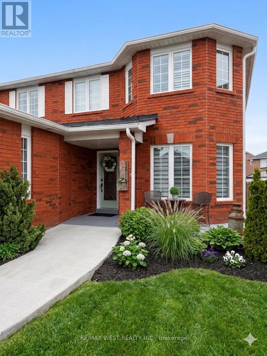 12 Berrydown Drive, Caledon, Ontario  L7E 1L8 - Photo 3 - W12973916