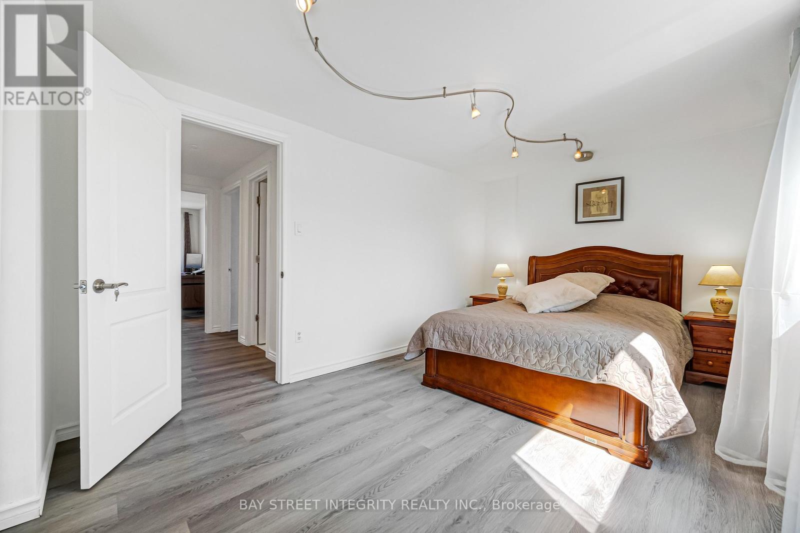 20 Elsa Vine Way, Toronto, Ontario  M2J 4H9 - Photo 29 - C12971456