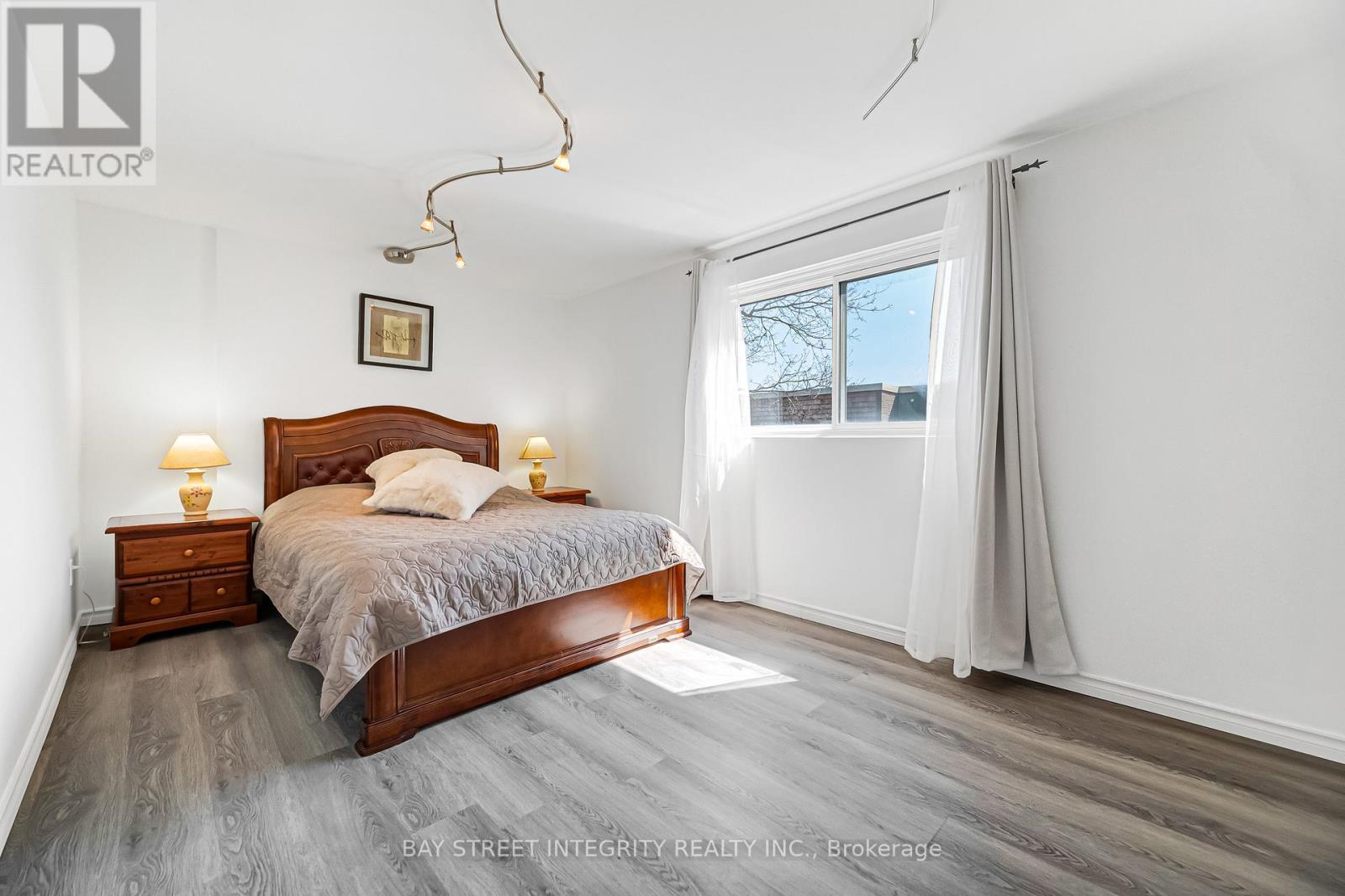 20 Elsa Vine Way, Toronto, Ontario  M2J 4H9 - Photo 26 - C12971456