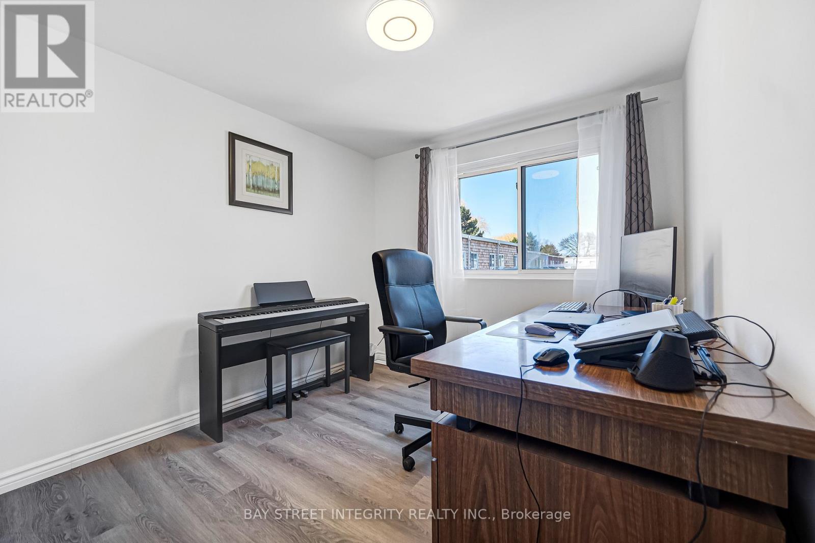 20 Elsa Vine Way, Toronto, Ontario  M2J 4H9 - Photo 33 - C12971456