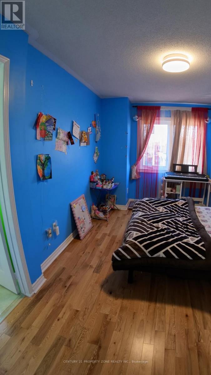 3822 Spicewood Way, Mississauga, Ontario  L5N 7W7 - Photo 21 - W12972466