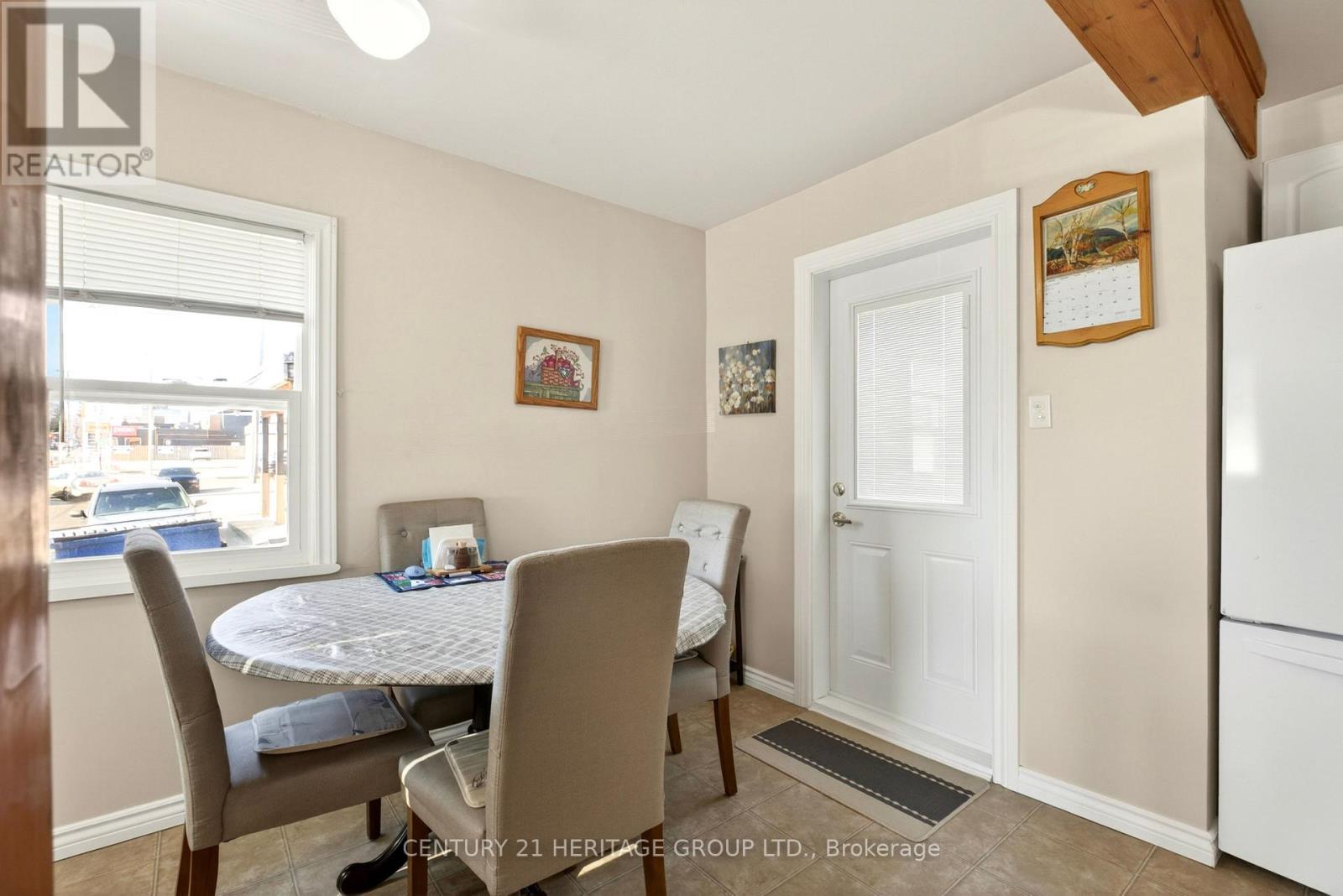 944 Garth Street, Hamilton, Ontario  L9C 4L2 - Photo 8 - X12940764