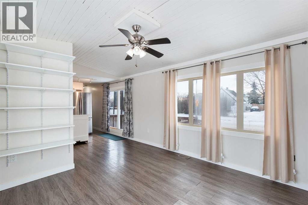 1 Park Avenue, Carstairs, Alberta  T0M 0N0 - Photo 5 - A2299860