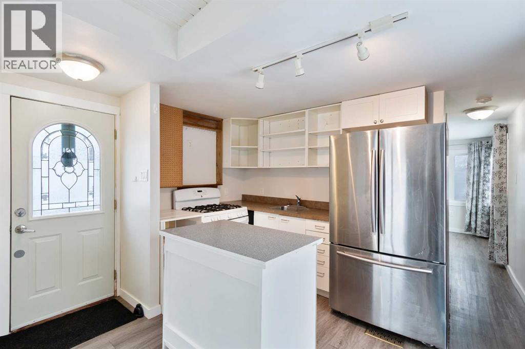 1 Park Avenue, Carstairs, Alberta  T0M 0N0 - Photo 6 - A2299860