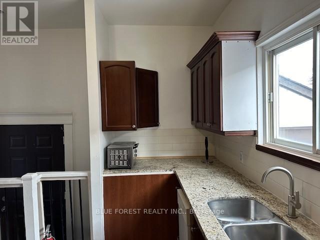 220 Waterloo Street, London East, Ontario  N6B 2N3 - Photo 4 - X12973964