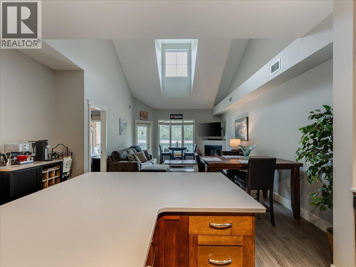 5570 Broadwater Road Unit# 314, Castlegar, British Columbia  V1N 0A1 - Photo 8 - 10382398