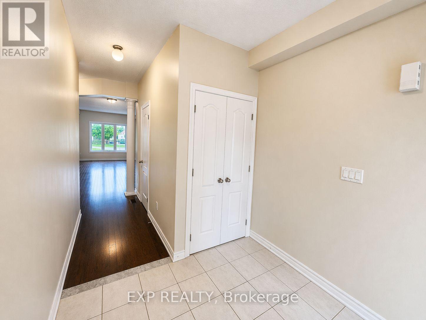 34 Palace Street, Thorold, Ontario  L2V 0J7 - Photo 3 - X12973990