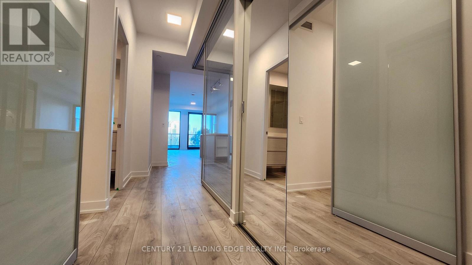 302 - 29 Green Trail Court, Toronto, Ontario  M3C 3S2 - Photo 3 - C12973926