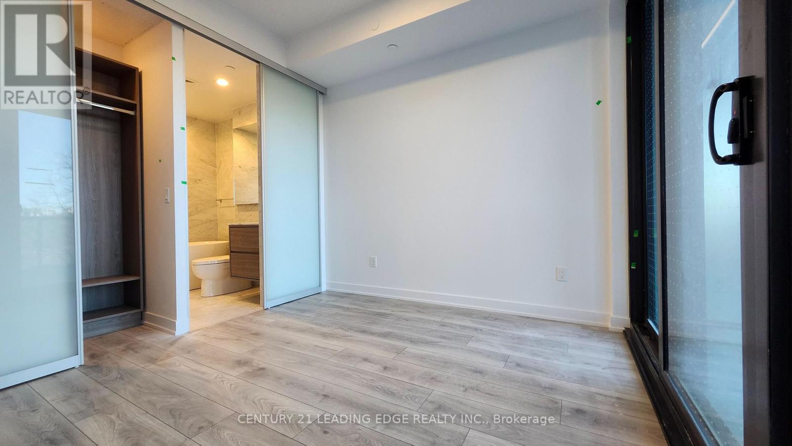 302 - 29 Green Trail Court, Toronto, Ontario  M3C 3S2 - Photo 9 - C12973926