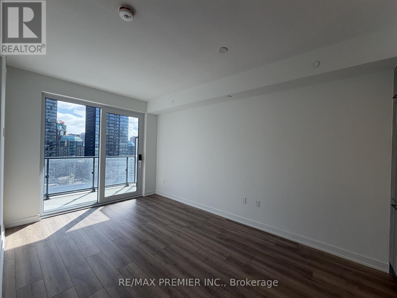 1407 - 634 Church Street, Toronto, Ontario  M4Y 0G9 - Photo 4 - C12973932