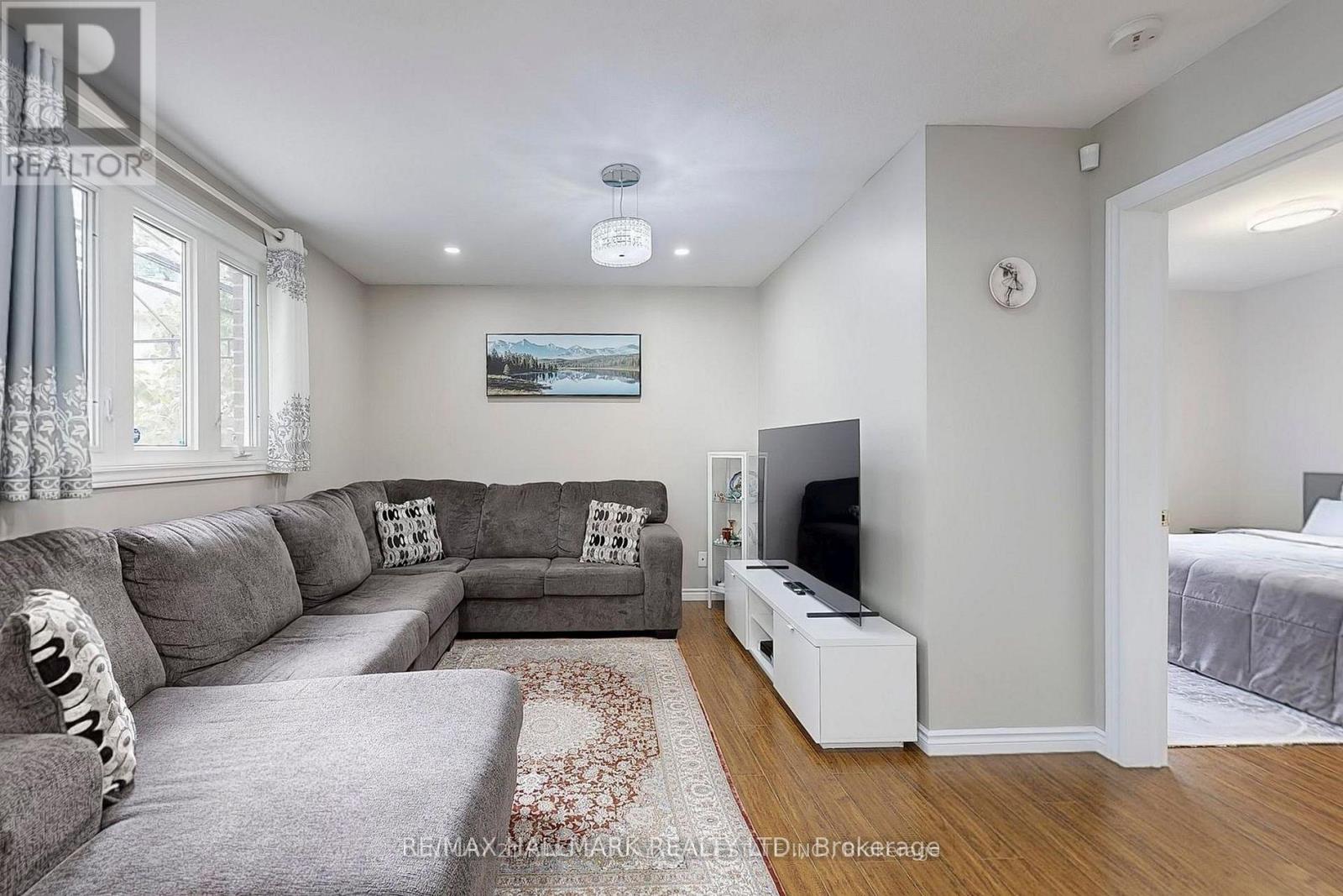 55 Lesgay Crescent, Toronto, Ontario  M2J 2J2 - Photo 10 - C12973986