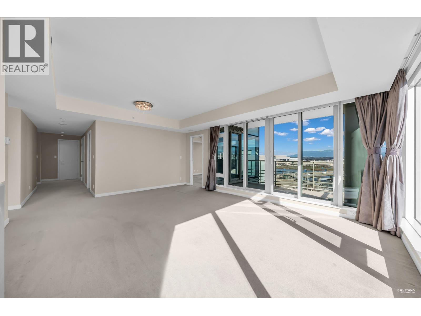 902 5171 Brighouse Way, Richmond, British Columbia  V7C 0A6 - Photo 2 - R3108679