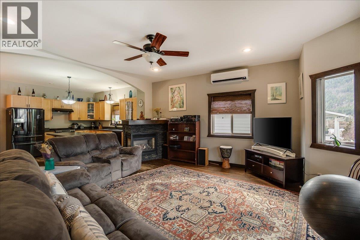 704 Fell Street, Nelson, British Columbia  V1l 3M9 - Photo 11 - 10382311