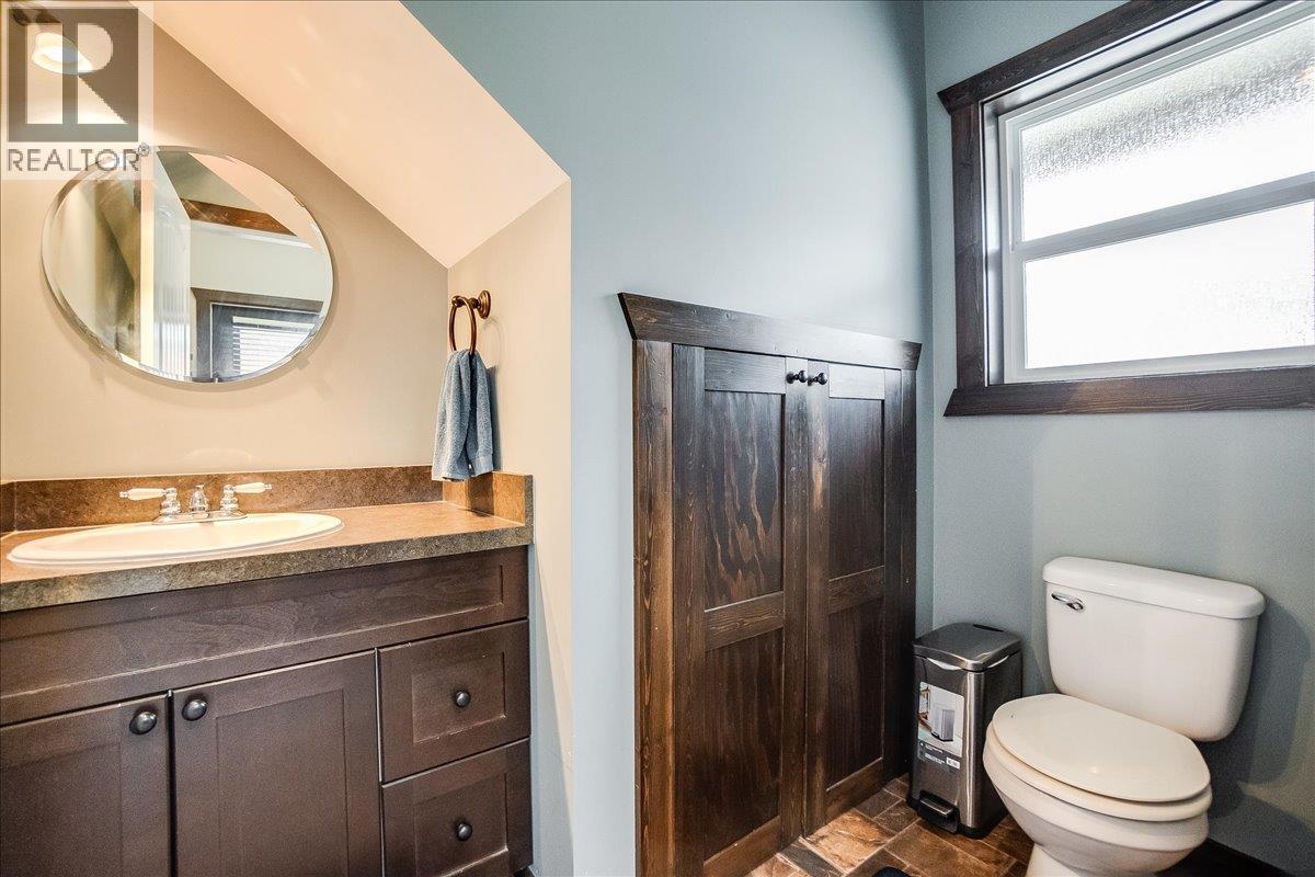 704 Fell Street, Nelson, British Columbia  V1l 3M9 - Photo 19 - 10382311