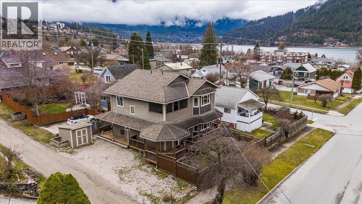 704 Fell Street, Nelson, British Columbia  V1l 3M9 - Photo 5 - 10382311