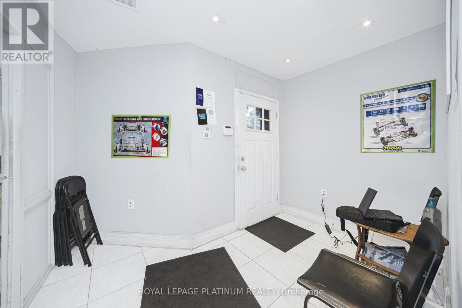 Unit 10 - 85 Rosedale Avenue W, Brampton, Ontario  L6X 4H5 - Photo 9 - W12973118