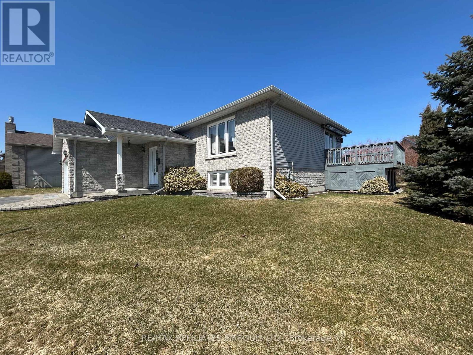 302 Emma Avenue, Cornwall, Ontario  K6J 0A2 - Photo 2 - X12768742