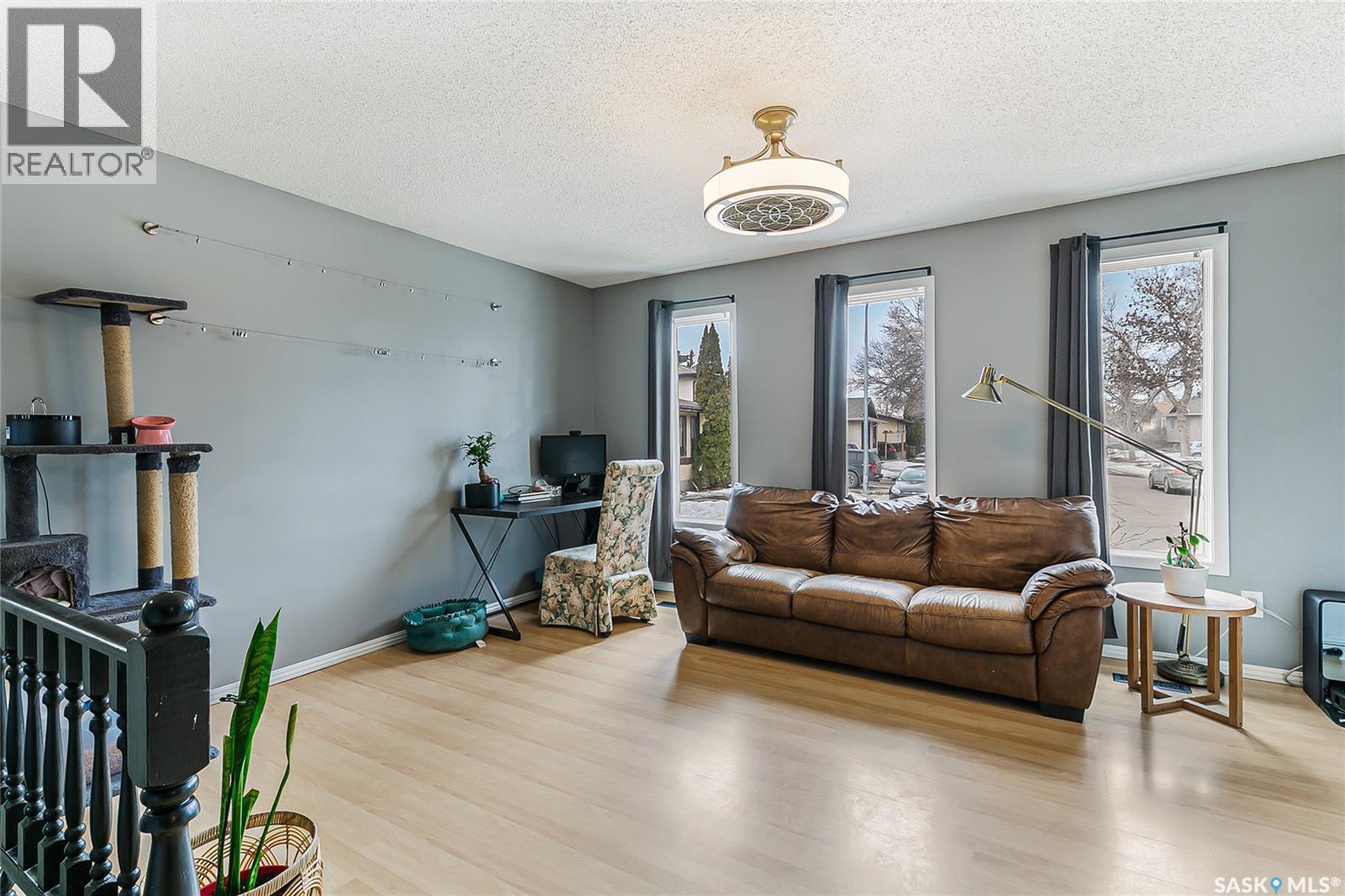 7354 Blakeney Drive, Regina, Saskatchewan  S4X 2M5 - Photo 3 - SK032342