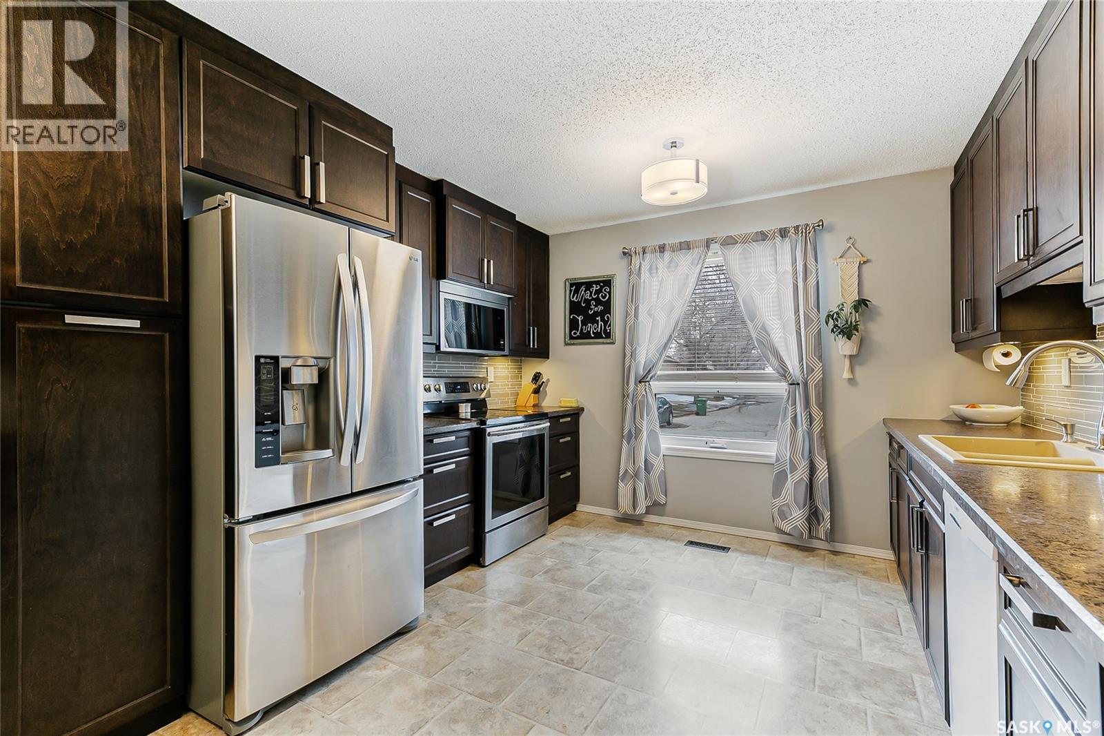 7354 Blakeney Drive, Regina, Saskatchewan  S4X 2M5 - Photo 9 - SK032342