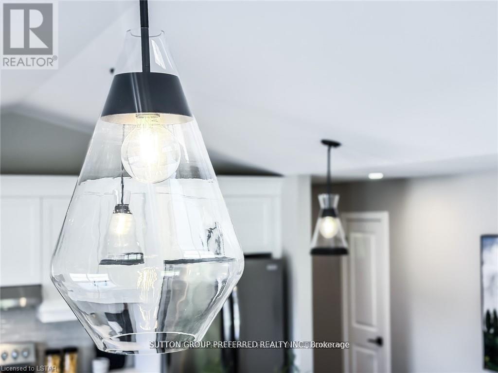 230 Beech Street, Central Huron, Ontario  N0M 1L0 - Photo 14 - X12973110