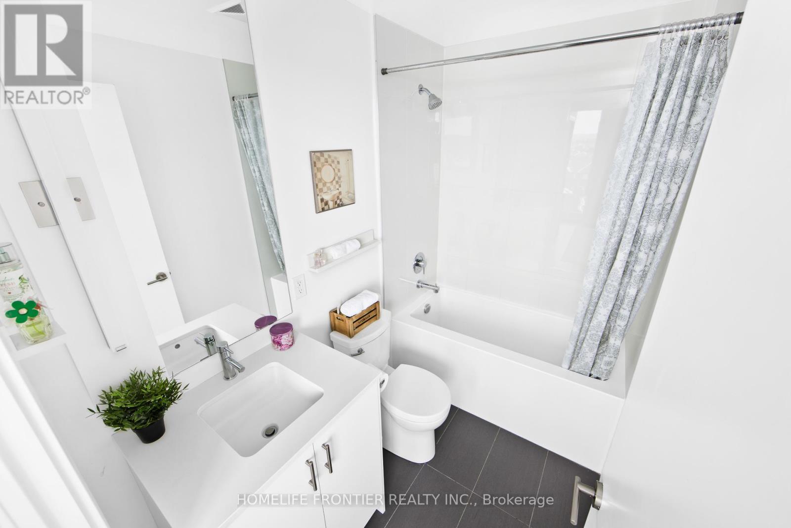 603 - 180 Veterans Drive, Brampton, Ontario  L7A 5G7 - Photo 14 - W12973954