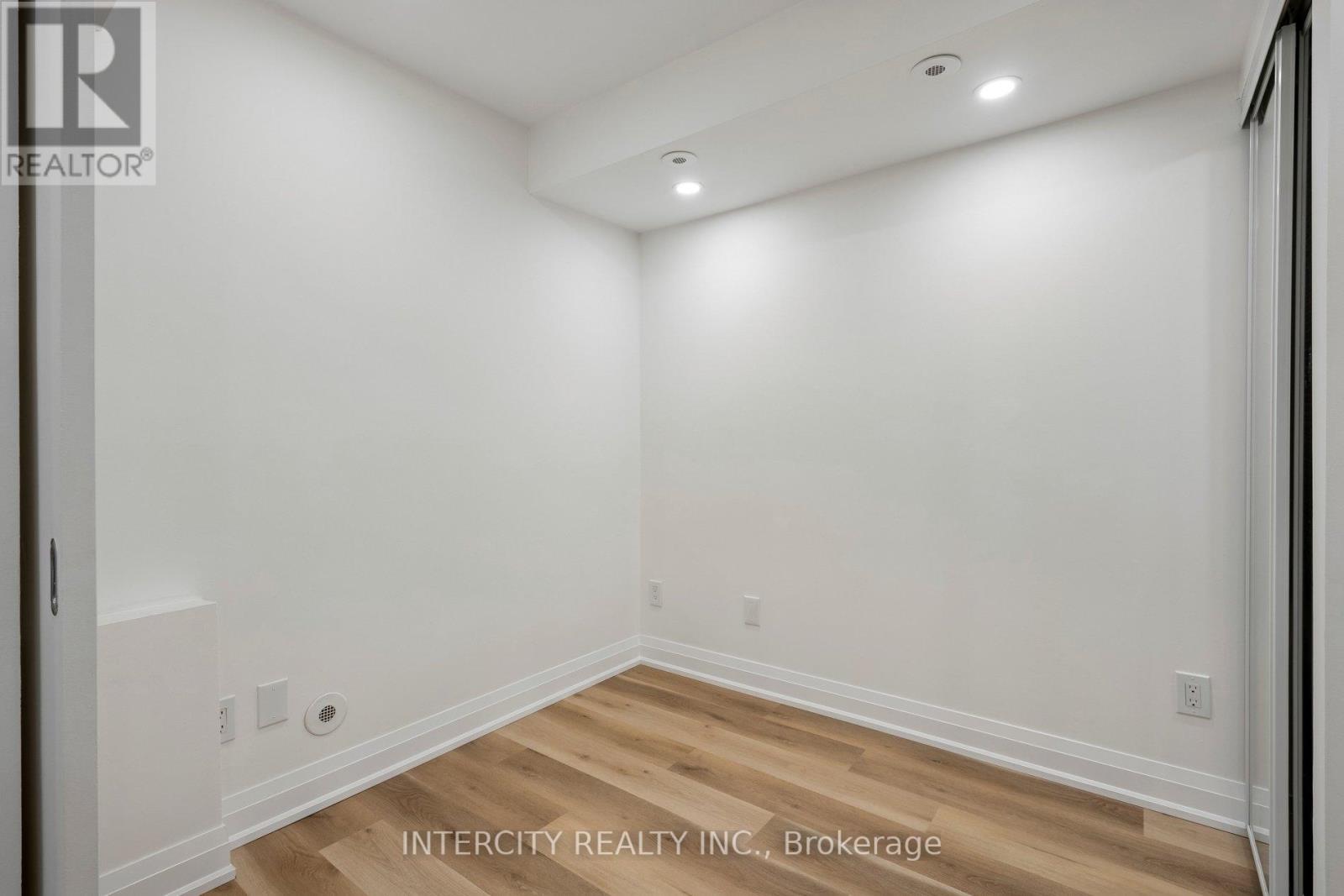 741 - 10 Laidlaw Street, Toronto, Ontario  M6K 1X2 - Photo 25 - W12973958