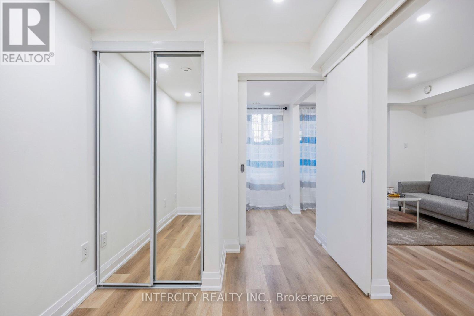 741 - 10 Laidlaw Street, Toronto, Ontario  M6K 1X2 - Photo 27 - W12973958