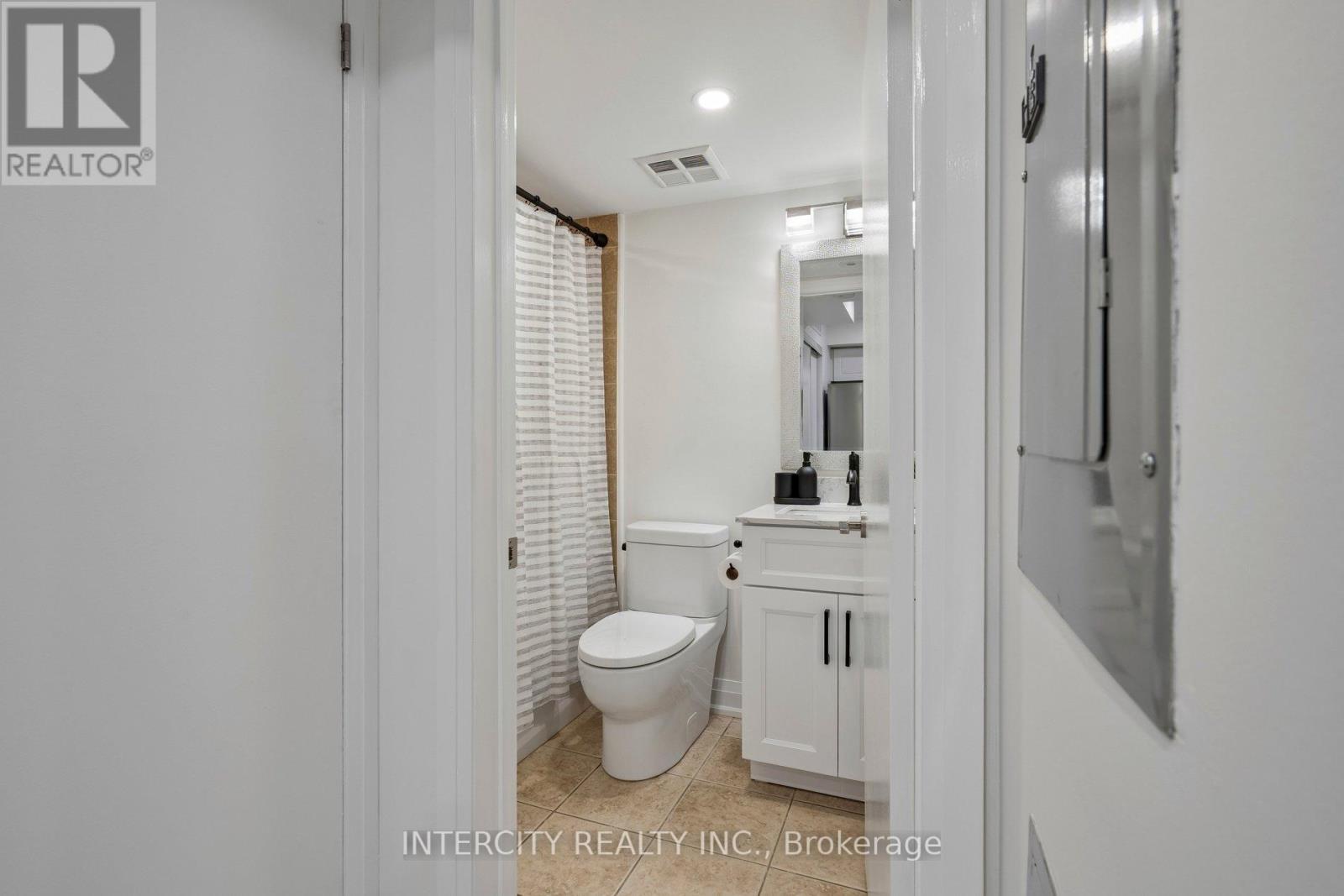 741 - 10 Laidlaw Street, Toronto, Ontario  M6K 1X2 - Photo 30 - W12973958