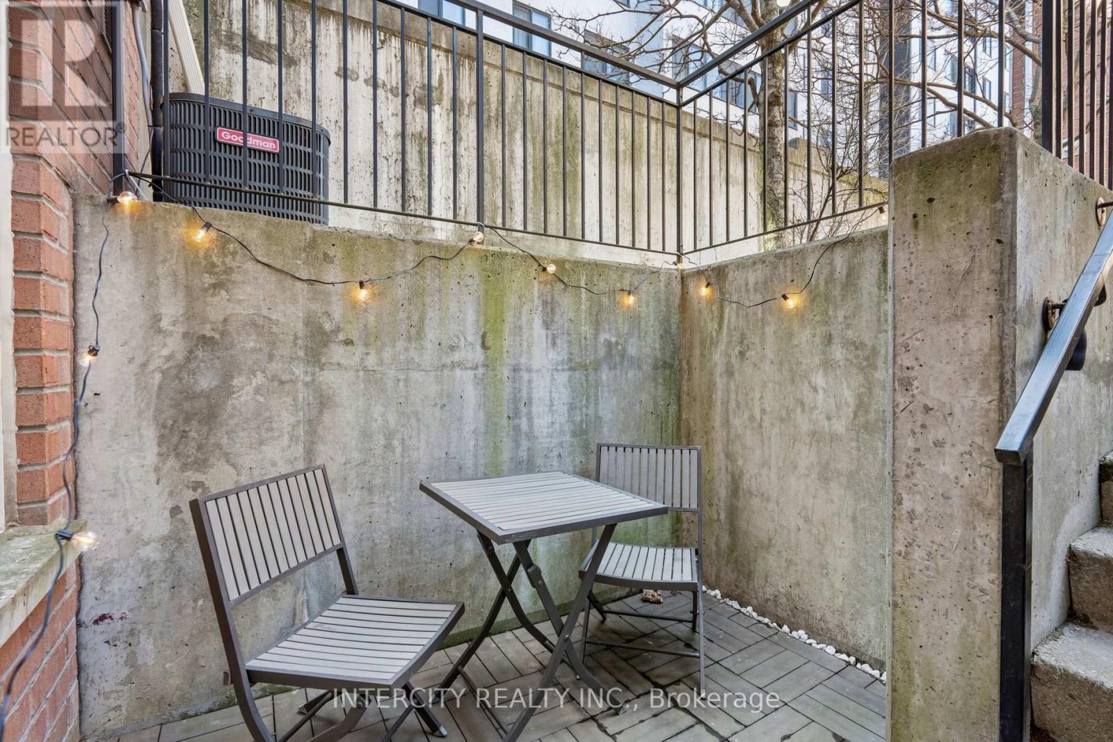 741 - 10 Laidlaw Street, Toronto, Ontario  M6K 1X2 - Photo 5 - W12973958