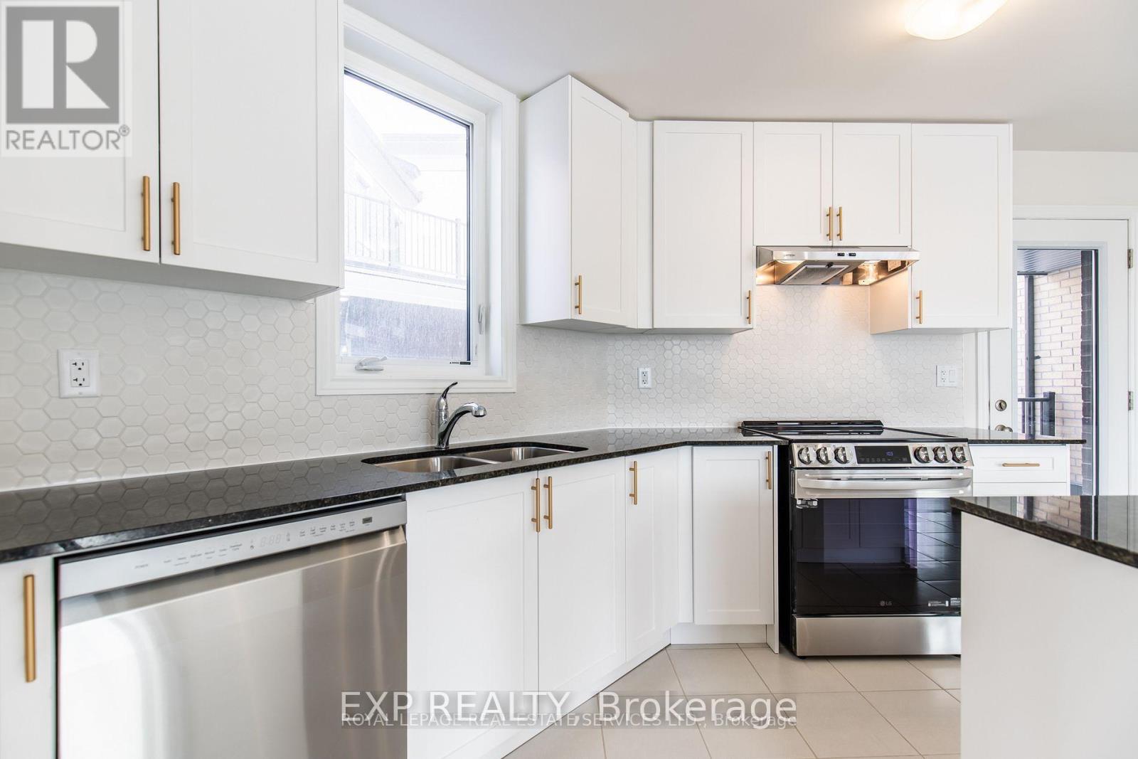 Unit 2 - 3289 Sixth Line, Oakville, Ontario  L6H 0Z6 - Photo 3 - W12974000