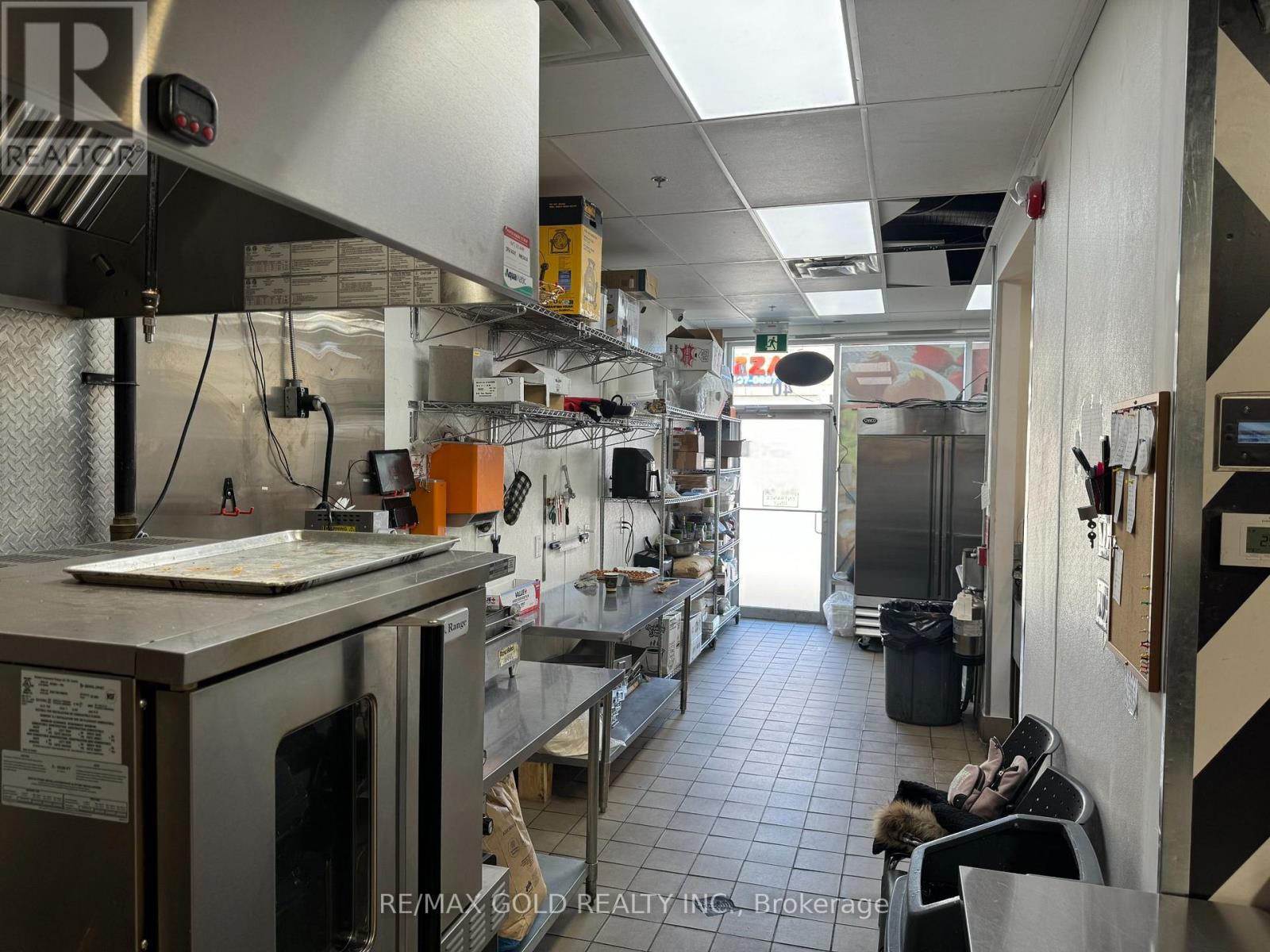 40b - 3910 Eglinton Avenue W, Mississauga, Ontario  L5M 2R9 - Photo 4 - W12974006