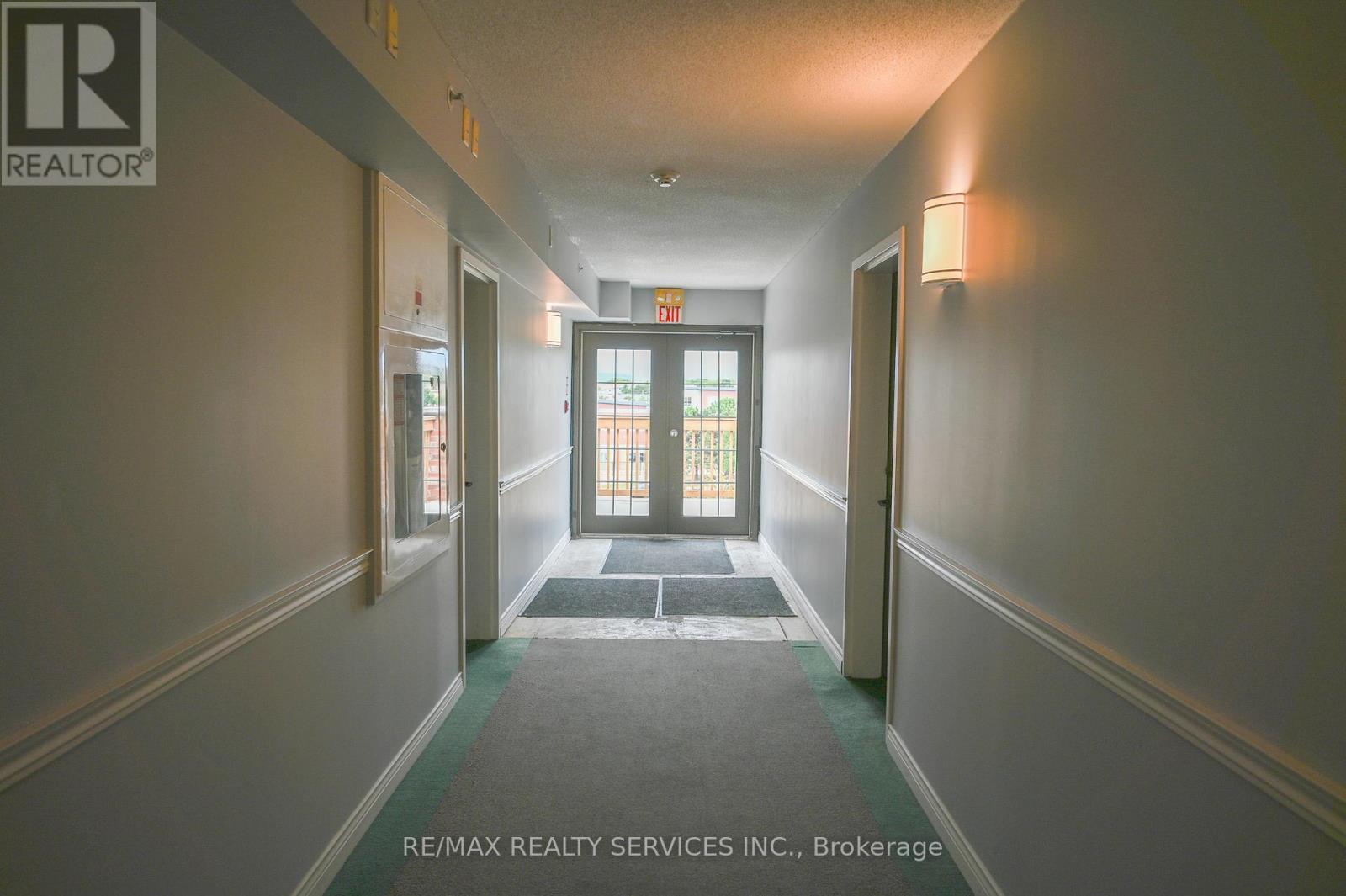 412 - 4005 Kilmer Drive, Burlington, Ontario  L7M 4M2 - Photo 3 - W12974008