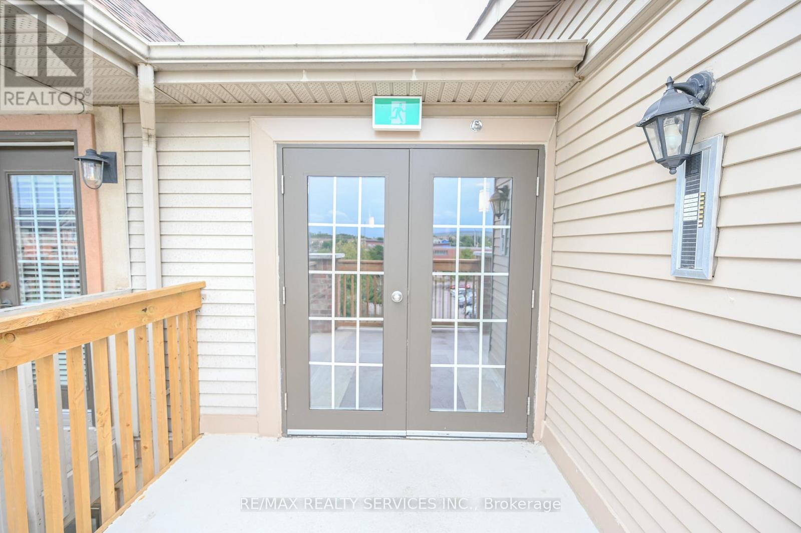 412 - 4005 Kilmer Drive, Burlington, Ontario  L7M 4M2 - Photo 4 - W12974008