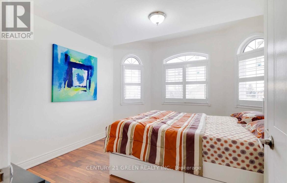 5623 Whitehorn Avenue, Mississauga, Ontario  L5V 2H1 - Photo 11 - W12974022