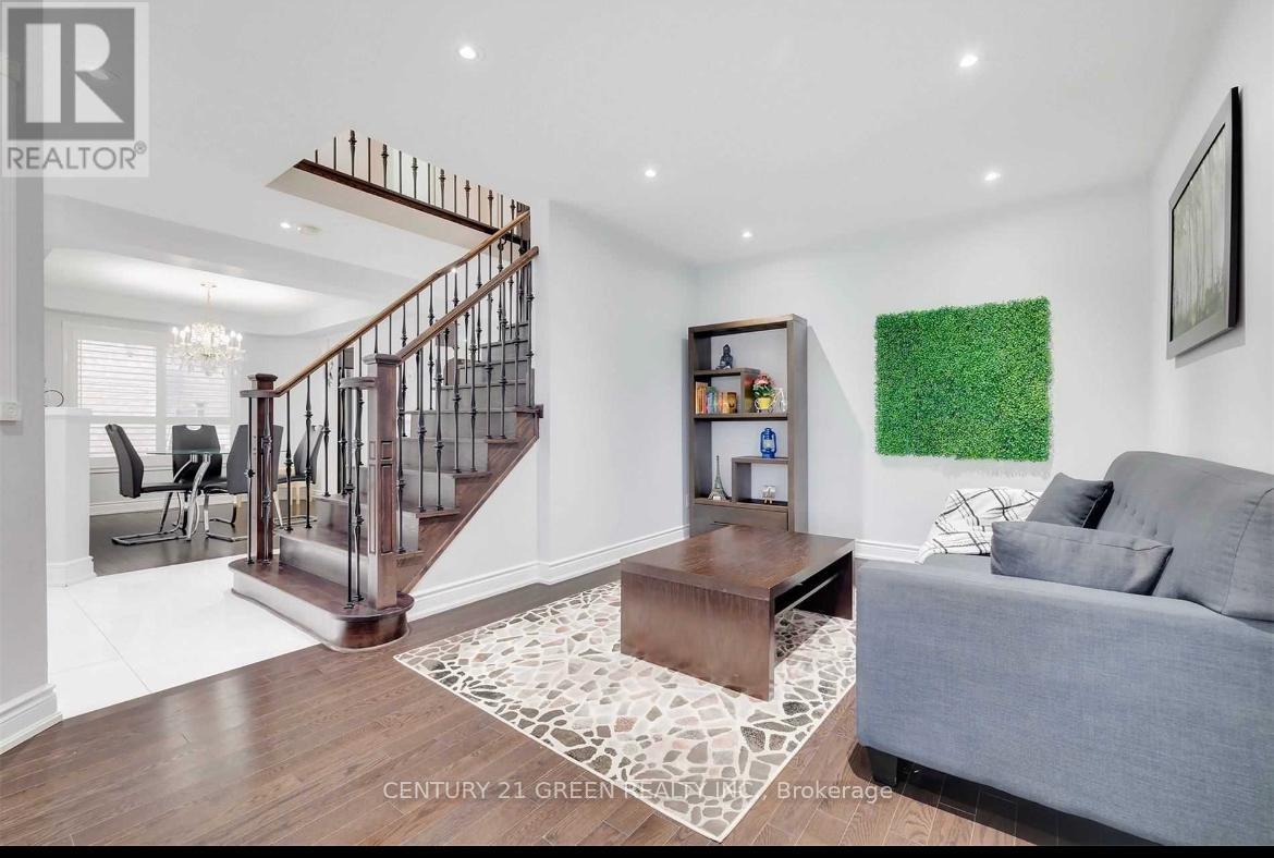 5623 Whitehorn Avenue, Mississauga, Ontario  L5V 2H1 - Photo 2 - W12974022