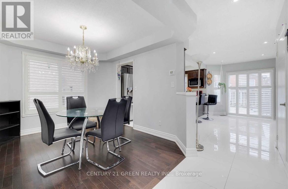 5623 Whitehorn Avenue, Mississauga, Ontario  L5V 2H1 - Photo 5 - W12974022