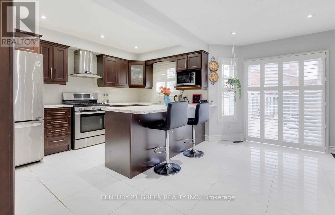 5623 Whitehorn Avenue, Mississauga, Ontario  L5V 2H1 - Photo 7 - W12974022