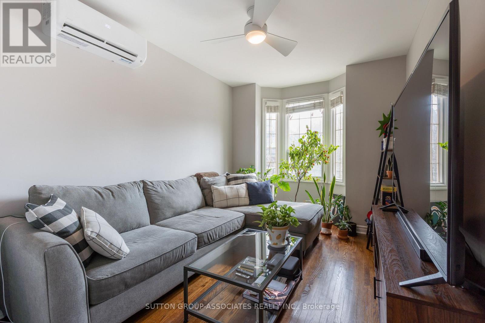 1 - 26 Alcina Avenue, Toronto, Ontario  M6G 2E8 - Photo 5 - C12970210