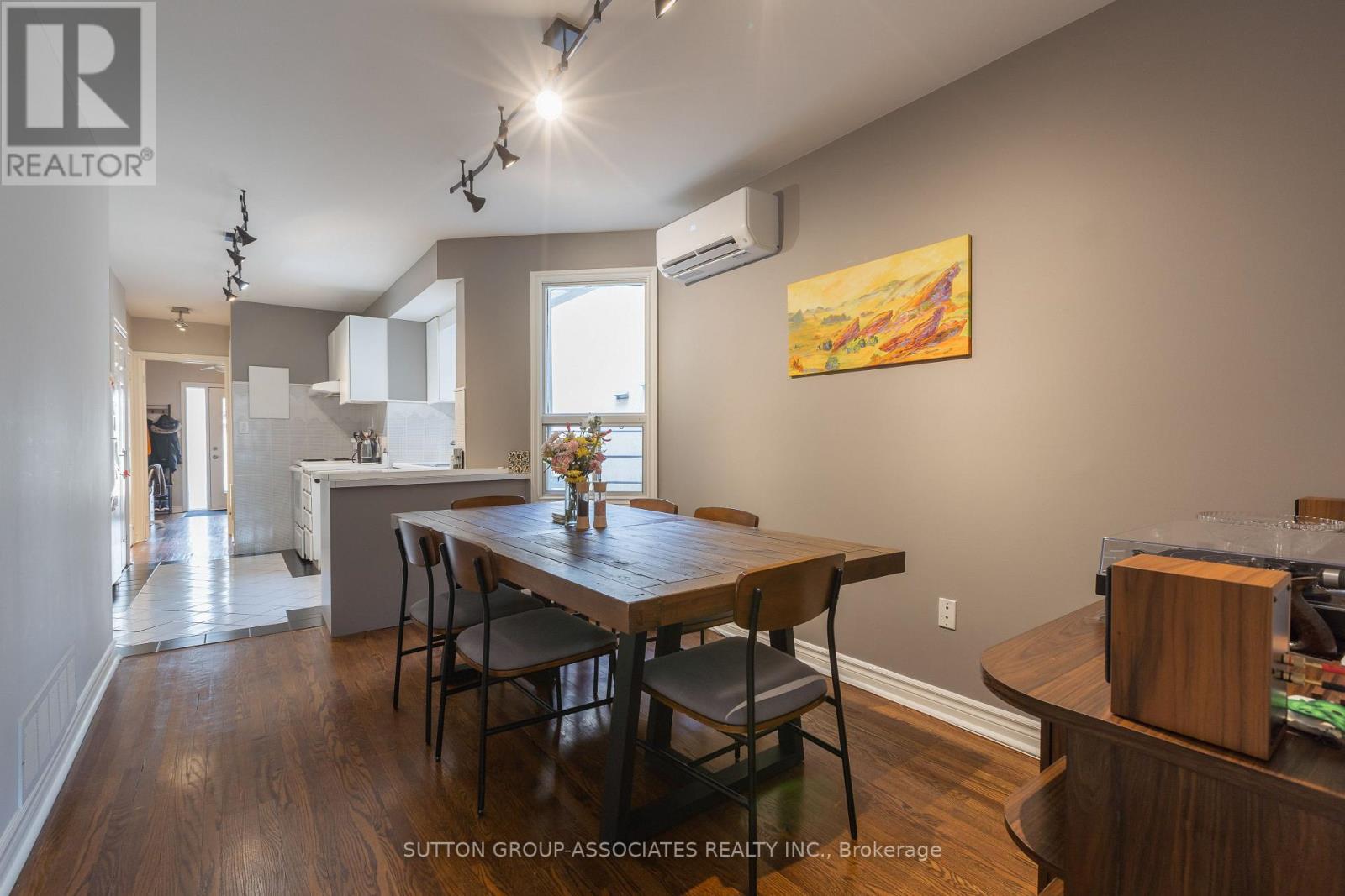 1 - 26 Alcina Avenue, Toronto, Ontario  M6G 2E8 - Photo 3 - C12970210