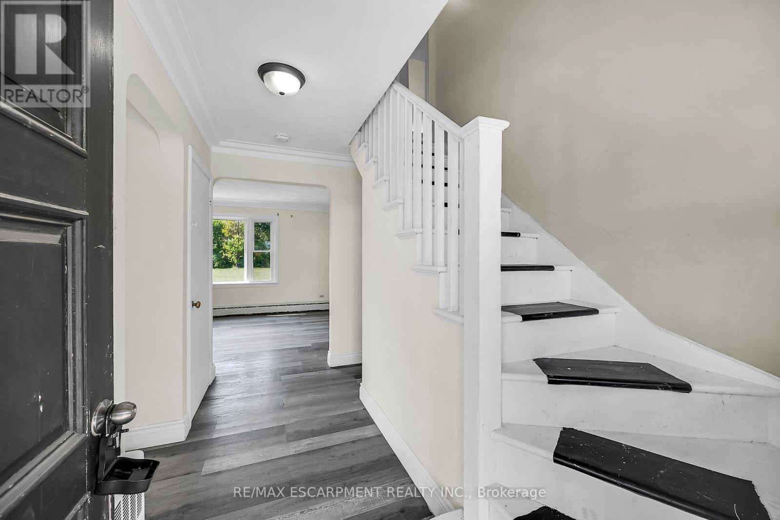 2918 Upper James Street, Hamilton, Ontario  L0R 1W0 - Photo 9 - X12973948