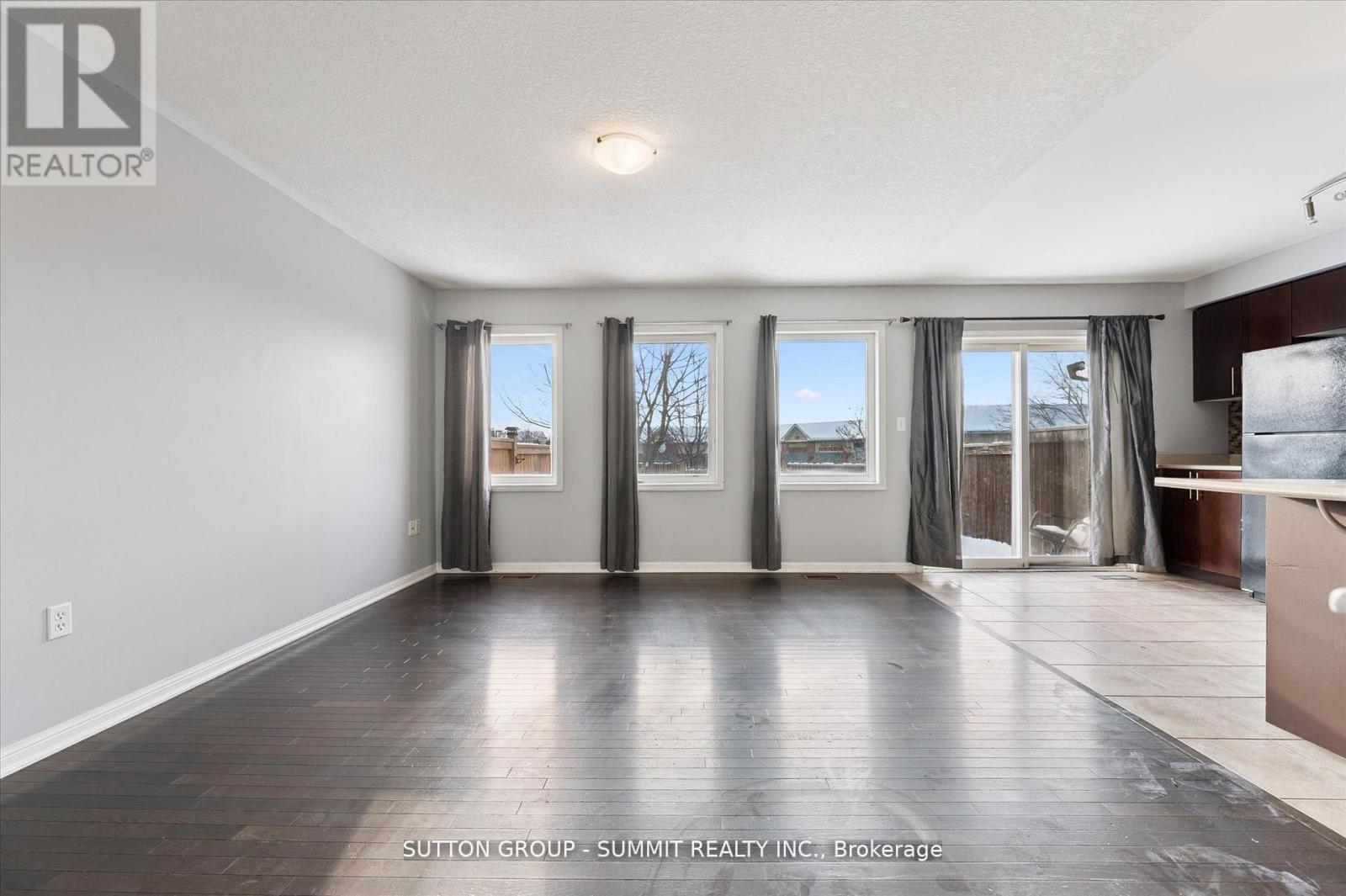 4 - 71 Garth Massey Drive, Cambridge, Ontario  N1T 2G8 - Photo 5 - X12973966