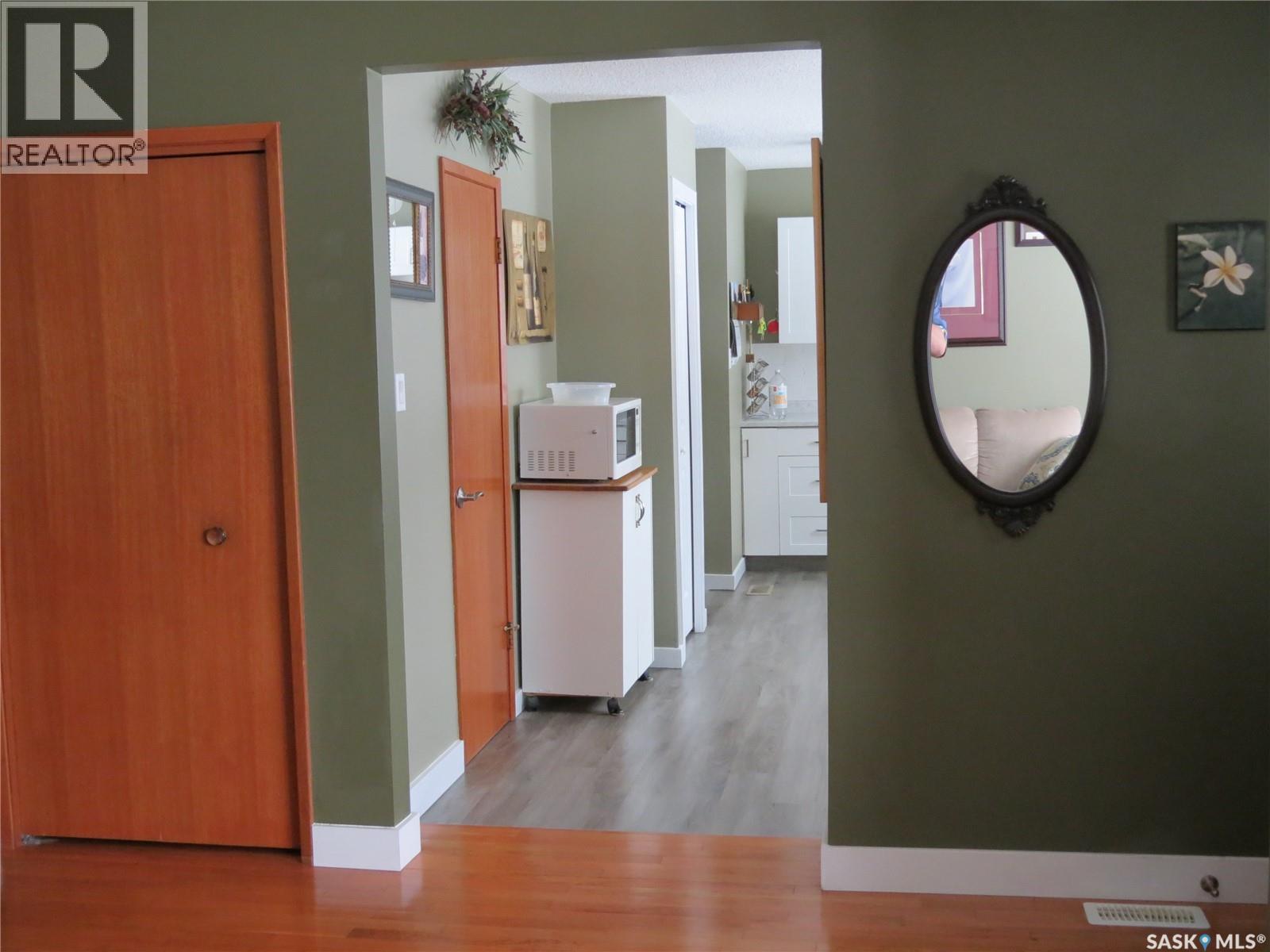 30 Cleland Street, Regina, Saskatchewan  S4R 4G2 - Photo 12 - SK032030